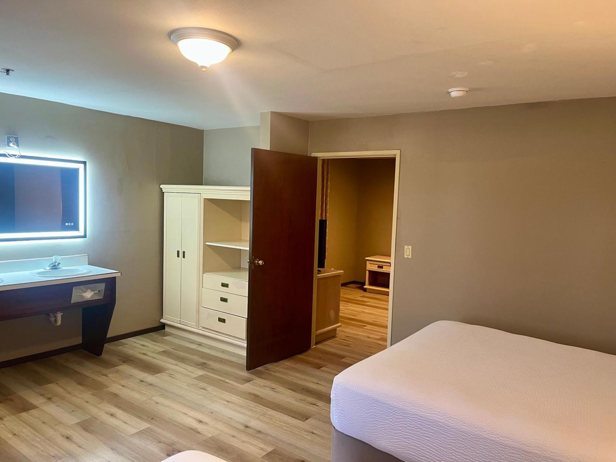 Days Inn By Wyndham Seatac Airport Εξωτερικό φωτογραφία