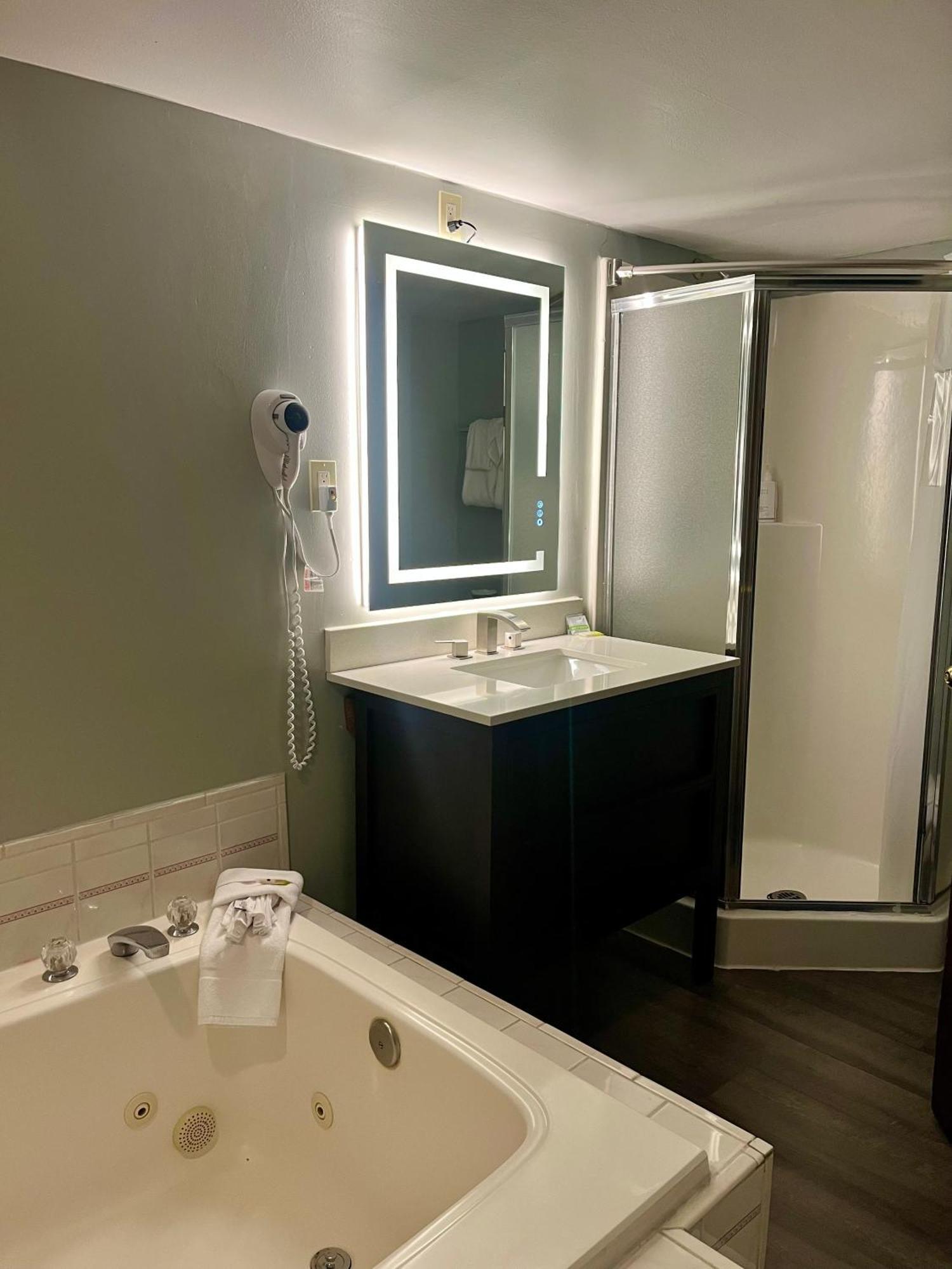 Days Inn By Wyndham Seatac Airport Εξωτερικό φωτογραφία